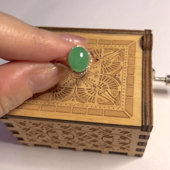 Grade A Untreated Apple Green Burma Jadeite w/ Diamond 18k YG Ring - Picture 2 of 8